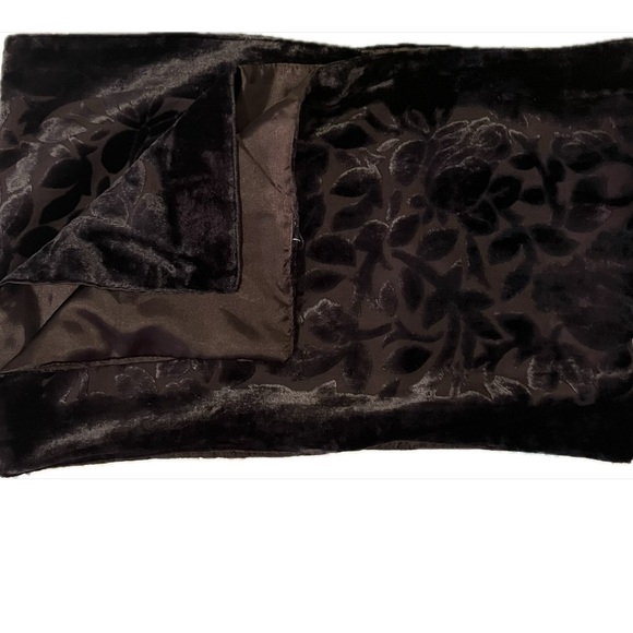 Collection of 3 long crushed, burnout, beaded velvet scarves. Elegant, luxurious - Picture 5 of 11